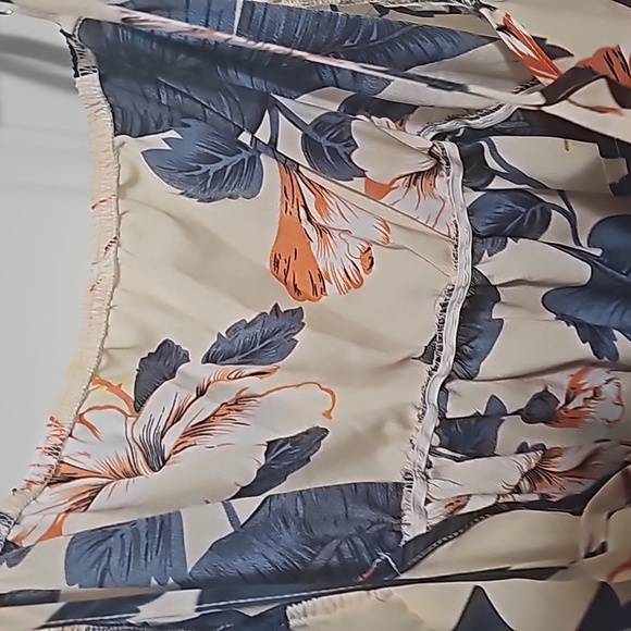 Gourgous brand new shein tank for summer - Picture 5 of 9